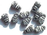 10 19x11mm White and Black Owl Beads
